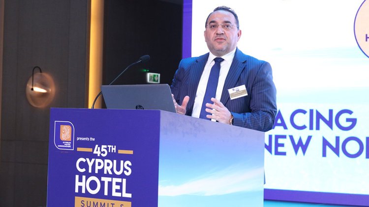 Kostas Koumis
