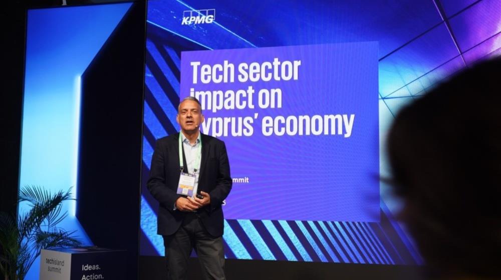 MixCollage-15-May-2025-01-33-PM-4727