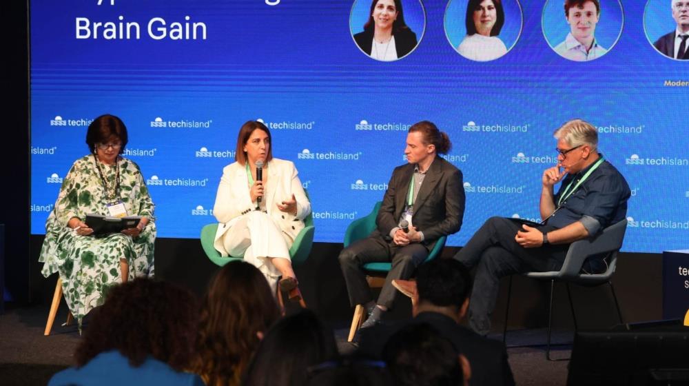 MixCollage-15-May-2025-02-11-PM-7357