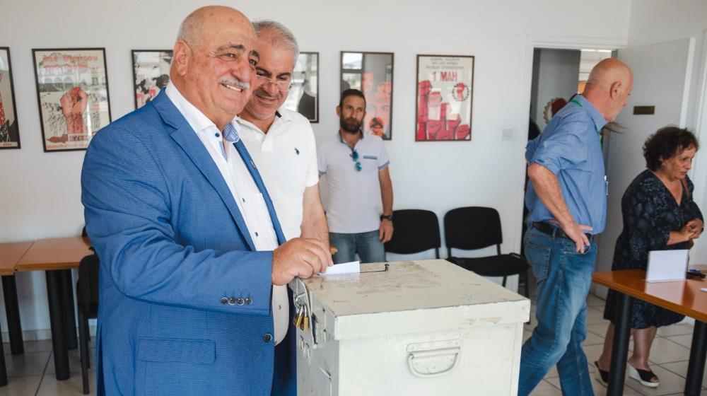 Nikos Anastasiou elected new EDEK leader