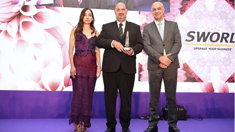 MixCollage-09-Jul-2025-09-56-PM-5440