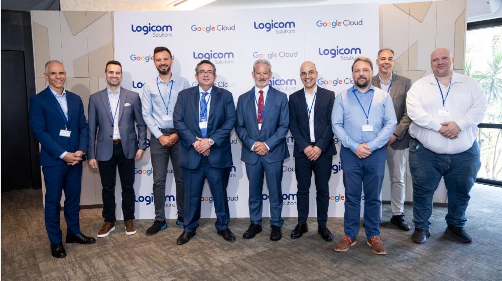 5237881920648882 MixCollage-07-Aug-2025-08-39-AM-3658