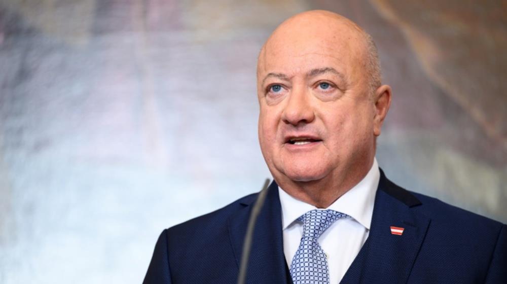 5249243057238358 MixCollage-20-Aug-2025-12-18-PM-7468