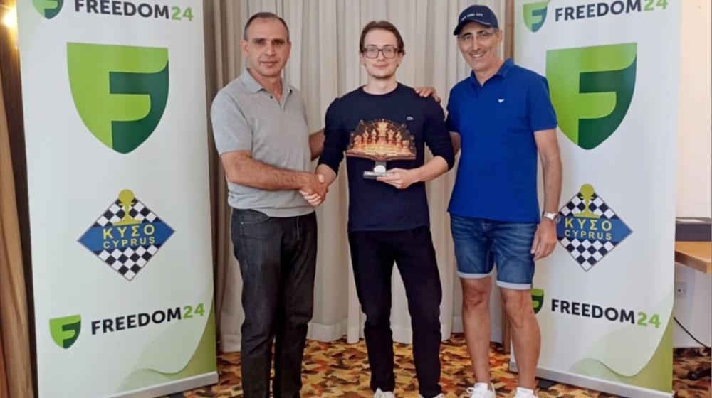 5261256179576404 MixCollage-03-Sep-2025-09-59-AM-6531