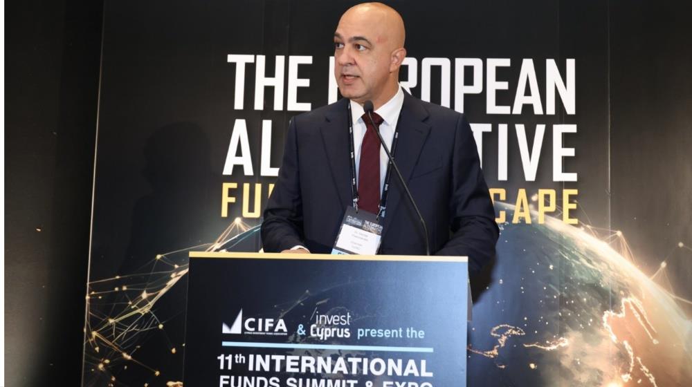 5313985553318364 MixCollage-03-Nov-2025-10-42-AM-425