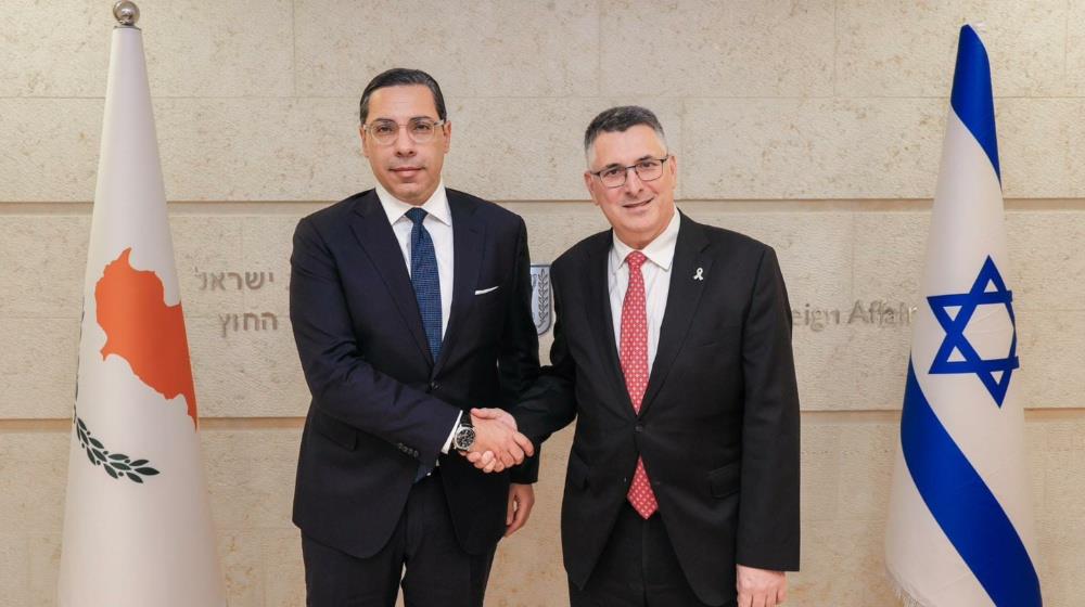 5320018359615623 MixCollage-10-Nov-2025-10-14-AM-9675