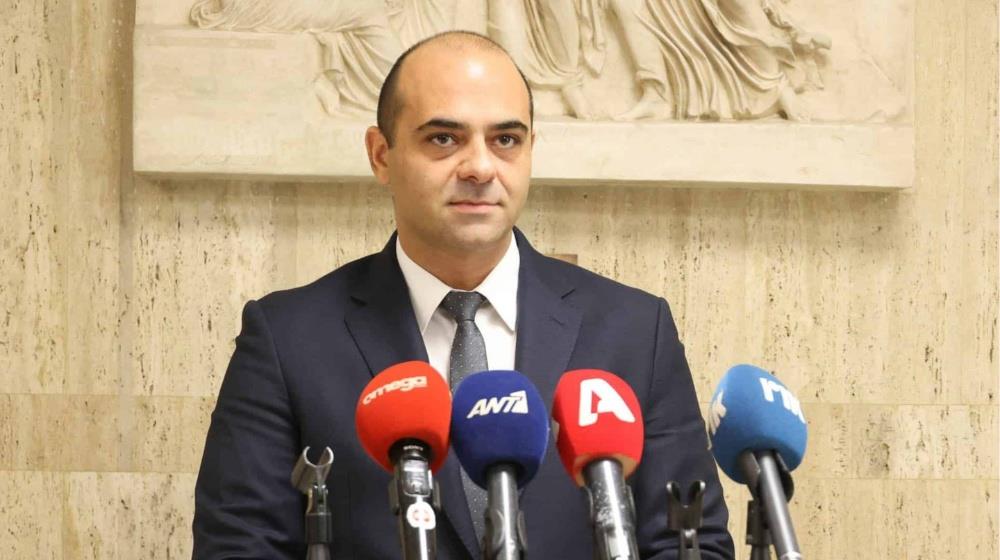 5326264175680671 MixCollage-17-Nov-2025-03-46-PM-2256