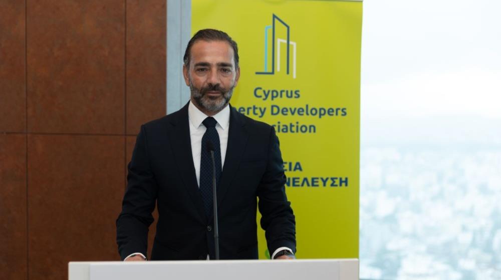 5351249169669840 MixCollage-16-Dec-2025-01-43-PM-8369