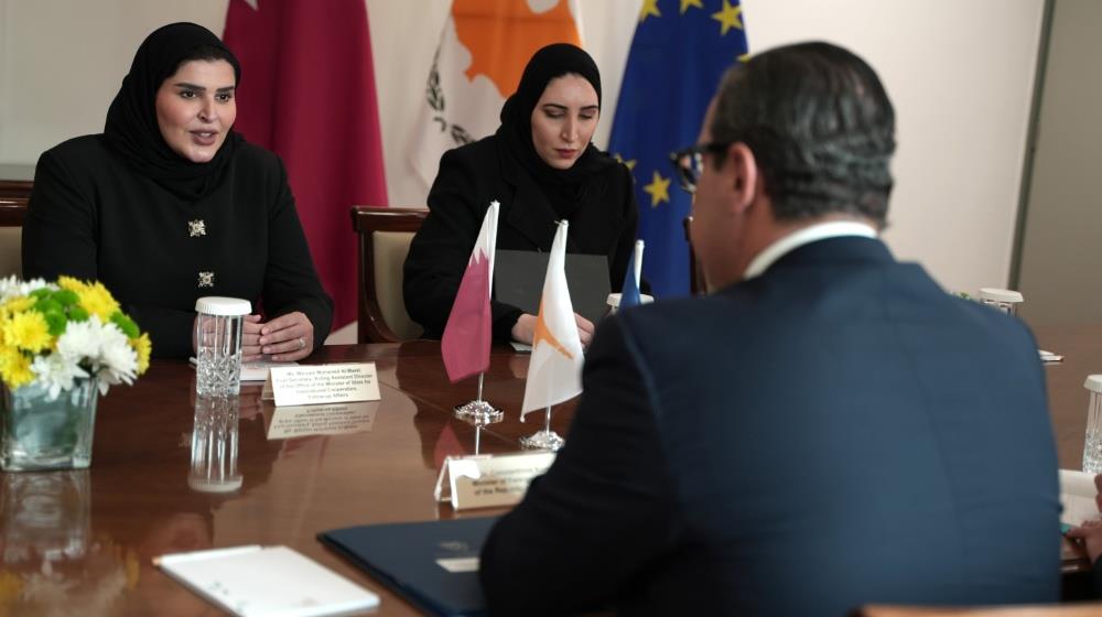 5370903940258335 Qatari Minister Kombos