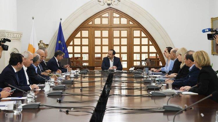 KhRISTODOULIDES_MEGALES_ANAPTUKsEIS.width-750