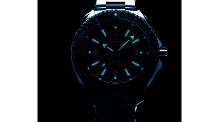 OMEGA_215.30.46.21.03.002_SEA_UD_close-up(1)