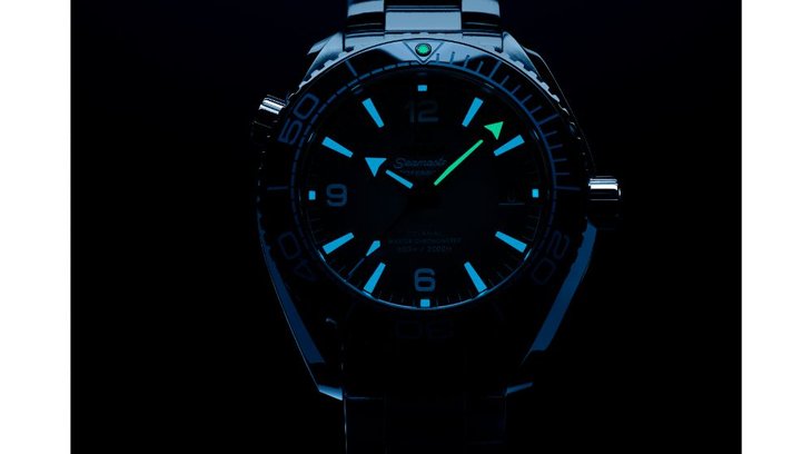 OMEGA_215.30.40.20.03.002_SEA_PO_close-up(1)