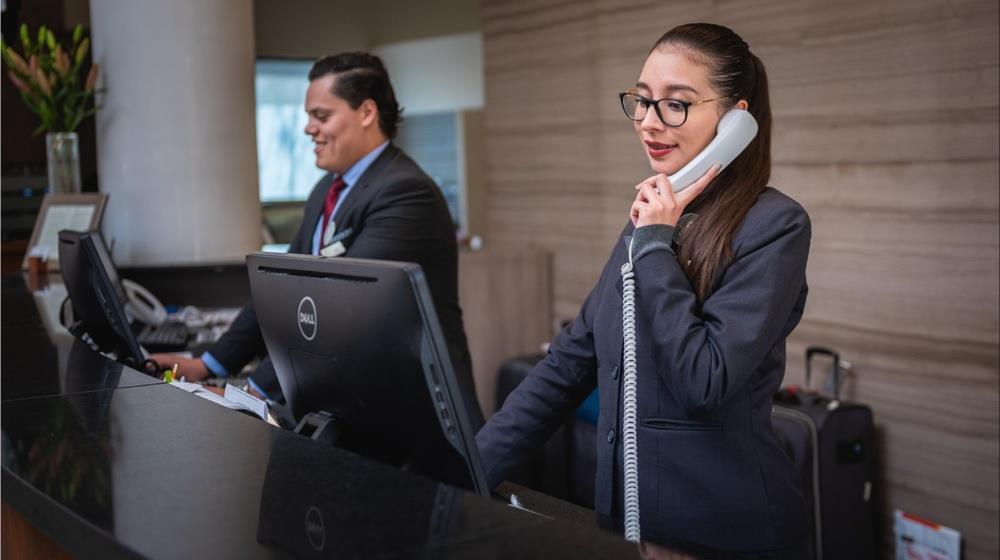 5271554488313105 hotel reception work