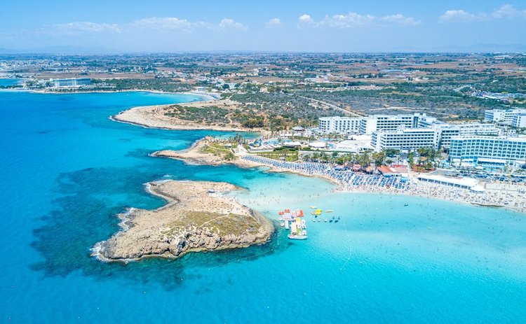 Cyprus-Ayianapa-Nissi-beach