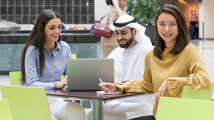 Emirates_women