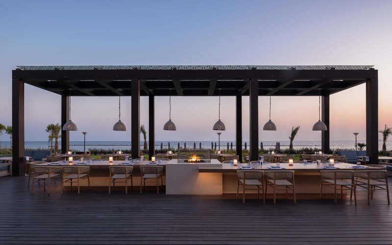 Armyra-Restaurant-at-Sunset-Angle-3-1920x1201-s