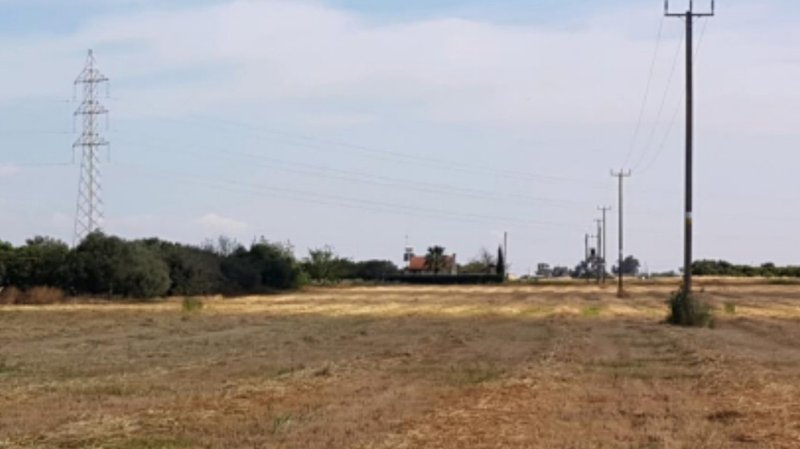 4.-Γεωργικό-χωράφι-στην-Αυγόρου-με-επιφυλασσόμενη-τιμή-€18.000