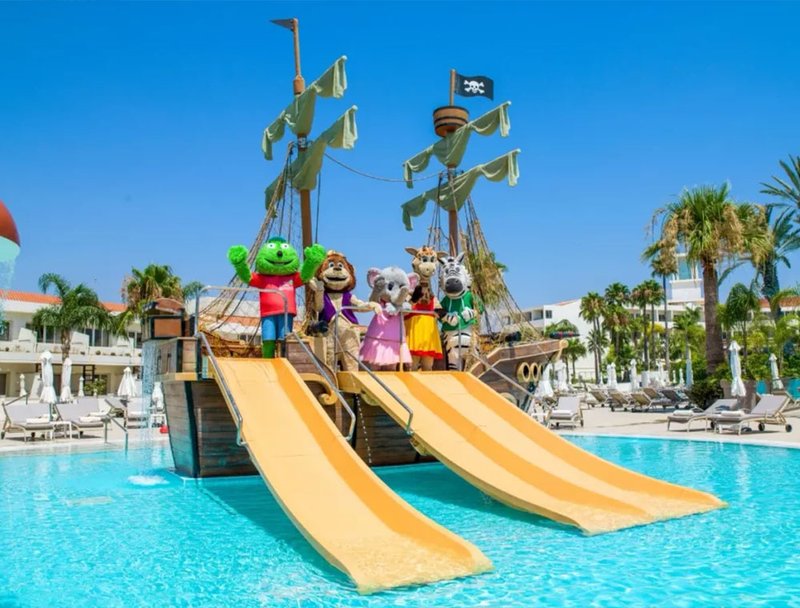 olympiclagoonresort_familypool