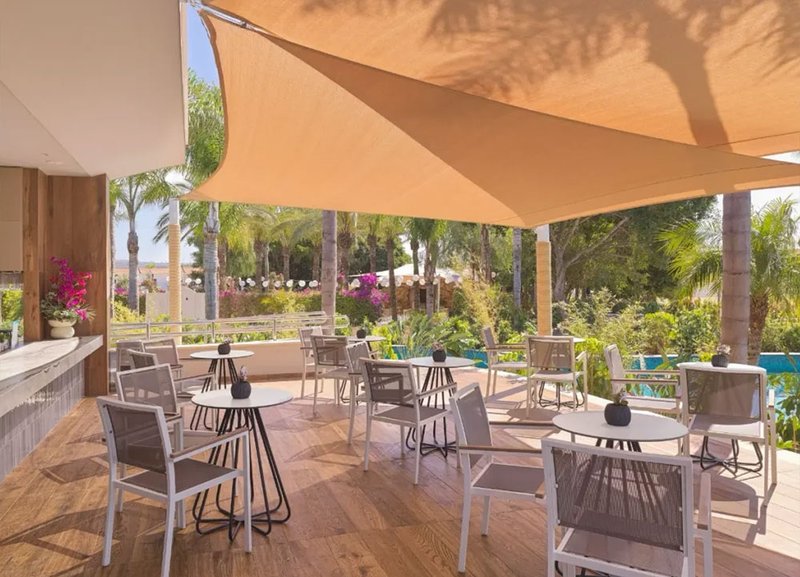 olympiclagoonresort_serenityoasispoolbar